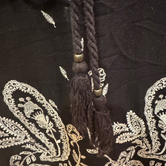 Style & Co. Black and White Embroidered Floral Blouse - Picture 12 of 15